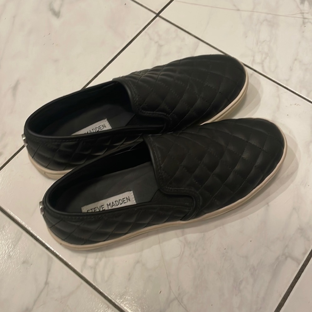 Steve Madden Ecentrcq womens quilted black loafers sz 8
